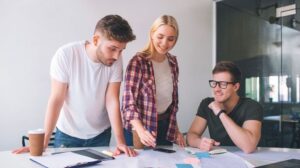 Blogger Review Produk: Cara Efektif Meningkatkan Kepercayaan Konsumen Melalui Blogger Indonesia