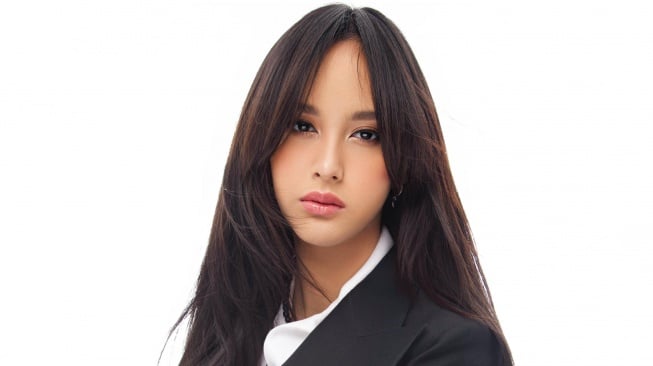 Dinda Ghania: Generasi Baru Penyanyi Indonesia yang Siap Mencuri Hati Penikmat Musik