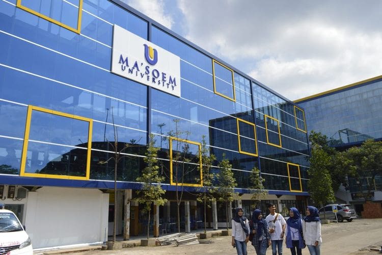 Kuliah Manajemen Bisnis Syariah di Bandung: Investasi Masa Depan Cerah Mulai 5 Juta per Semester
