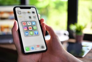 Tingkatkan Engagement Lebih Cepat dengan Jasa Komen Sosmed Profesional untuk Instagram, TikTok, YouTube, dan Twitter
